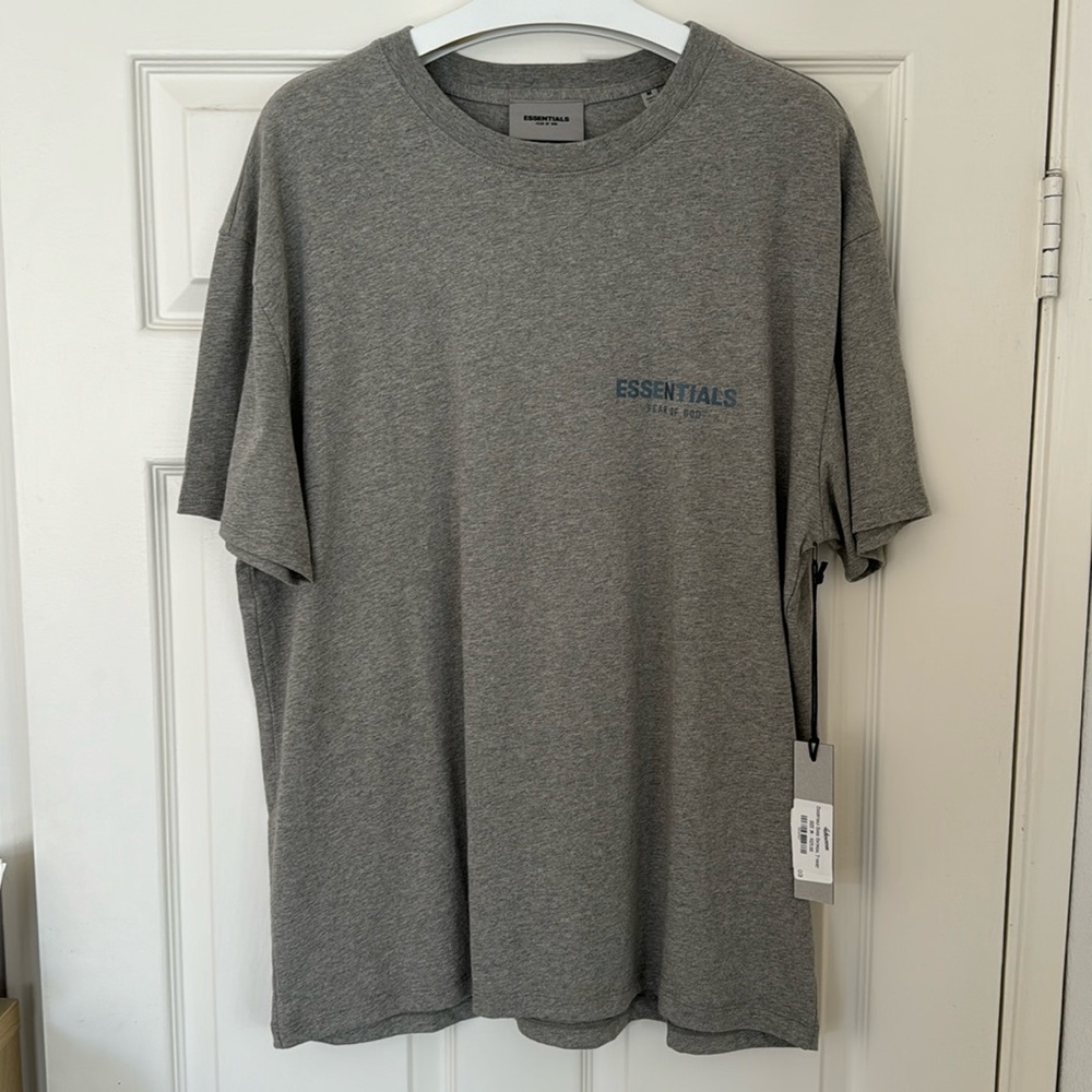 Essentials fear of God t-shirt. Brand new. Size M